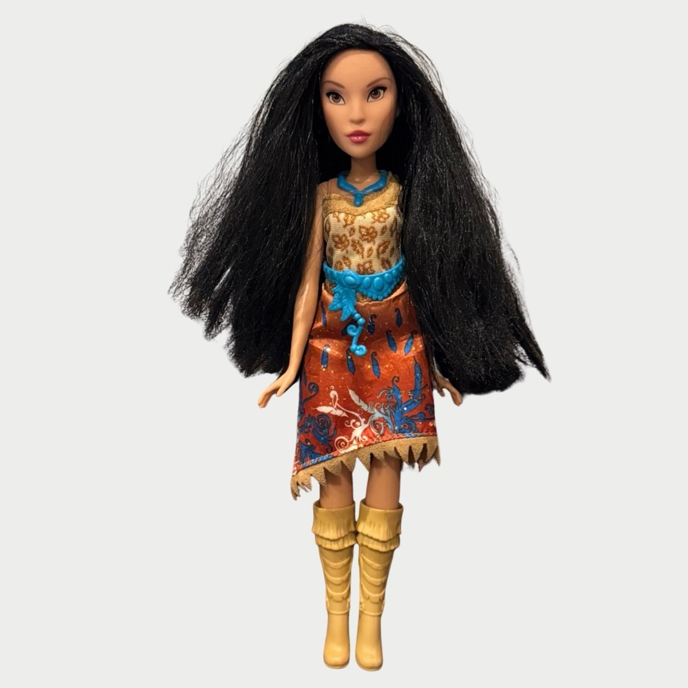 Pocahontas Disney Princess Royal Shimmer Doll